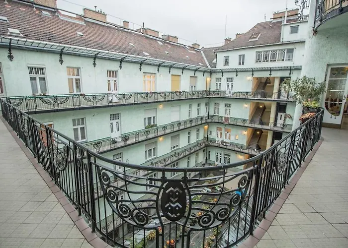 Jolan Апартаменты