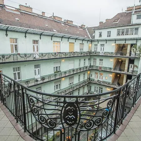 Jolan Apartment